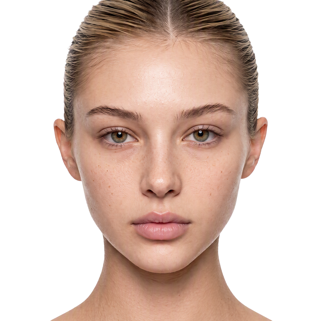 Model before applying CoreLash Pocket 012 Natural Wispy DIY lash clusters